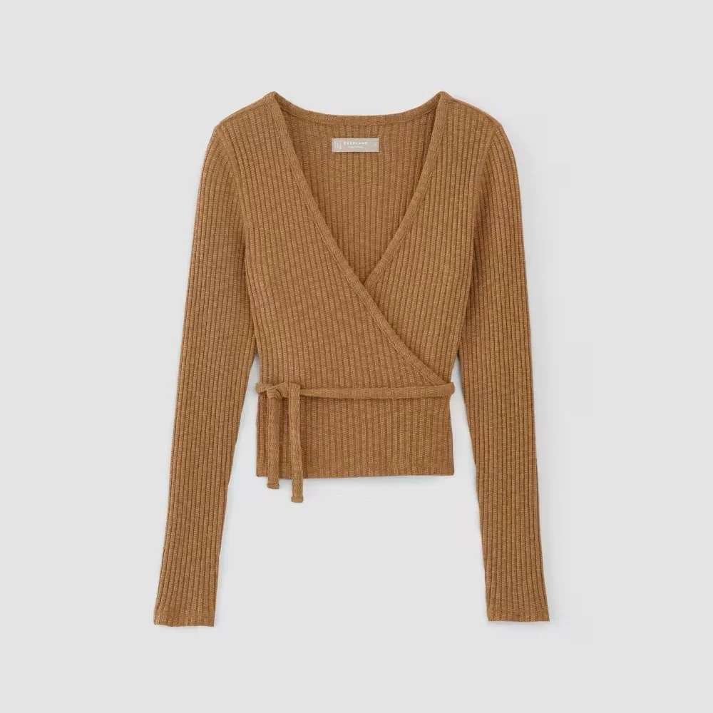 Everlane Organic Cotton The Cozy Rib Wrap Top Cappuccino Size Large - Picture 6 of 8